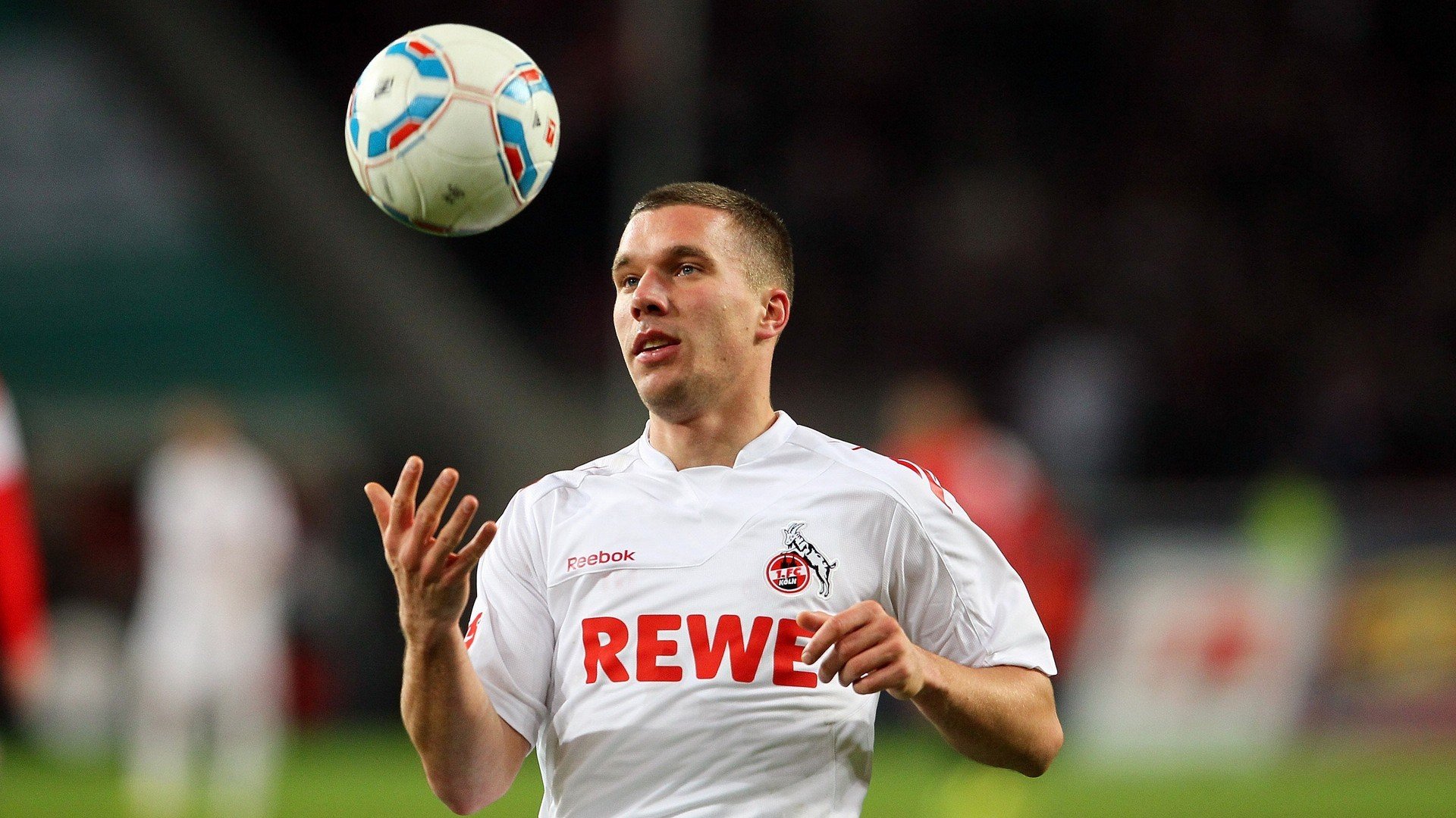 九游(jiuyou)官方网站-赛事门票一售而空，举办城市迎来球迷潮，买球赛门票的网站哪个好